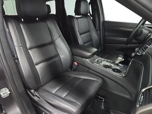 Used 2020 Jeep Grand Cherokee Limited AWD/4WD image 15