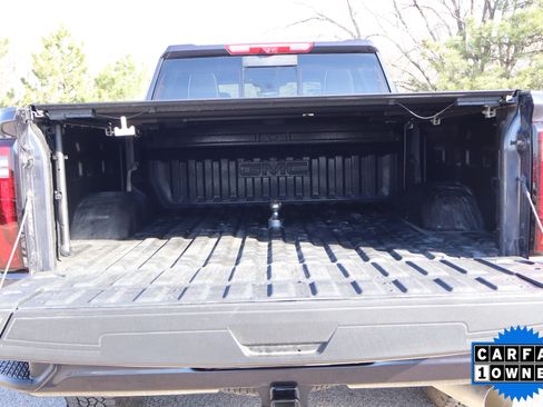 Used 2025 GMC Sierra 2500 Denali Ultimate image 9