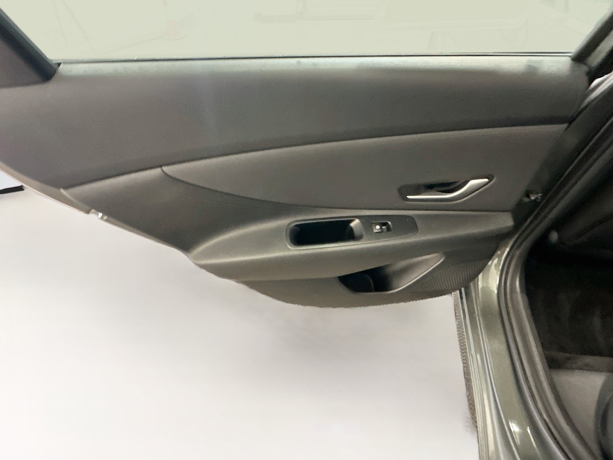 Used 2025 Hyundai Elantra Limited FWD image 27