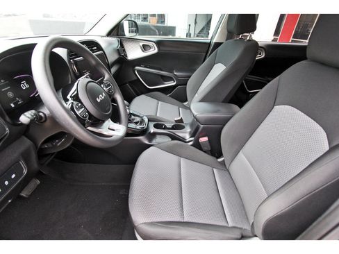 Certified 2023 Kia Soul S FWD image 8