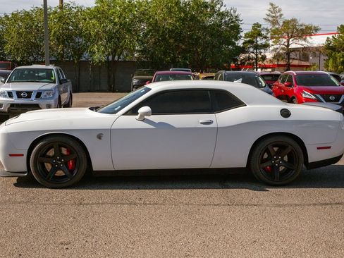 Used 2020 Dodge Challenger SRT Hellcat w/ Plus Package RWD image 8