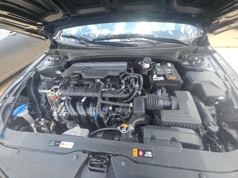 Used 2024 Hyundai Elantra SEL FWD image 7