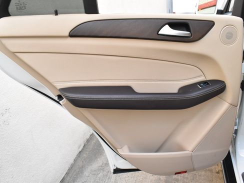 Used 2019 Mercedes-Benz GLE 400 4MATIC image 21