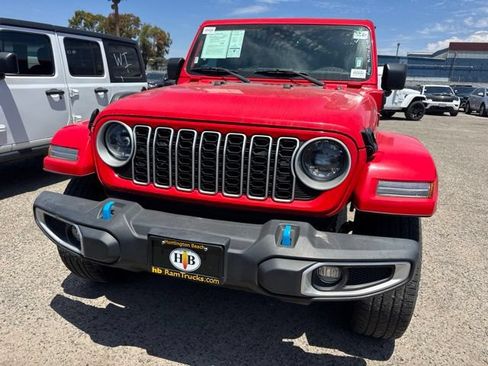 Used 2024 Jeep Wrangler Unlimited Sahara AWD/4WD image 2