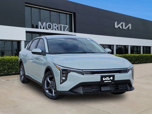 New 2026 Kia K4 LXS image 1
