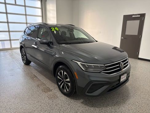 Used 2024 Volkswagen Tiguan S image 3