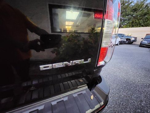 Used 2018 GMC Canyon Denali image 24