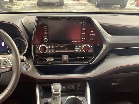 Certified 2021 Toyota Highlander XSE AWD/4WD image 18