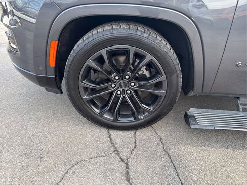 Used 2024 Jeep Grand Wagoneer Series II w/ Quick Order Packagew 28T image 12