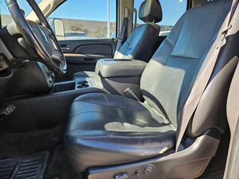 Used 2008 GMC Sierra 2500 SLT w/ EZ-Lift Tailgate Package AWD/4WD image 15