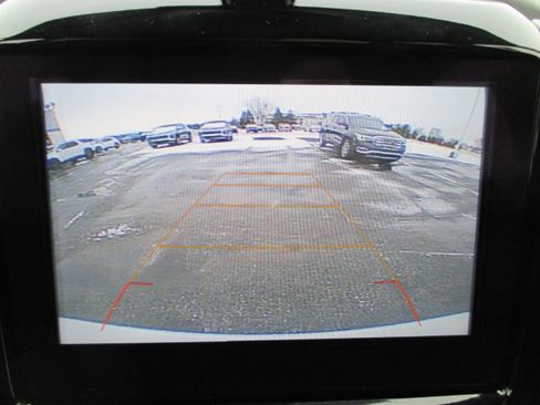 Used 2018 Chevrolet Traverse LT image 20