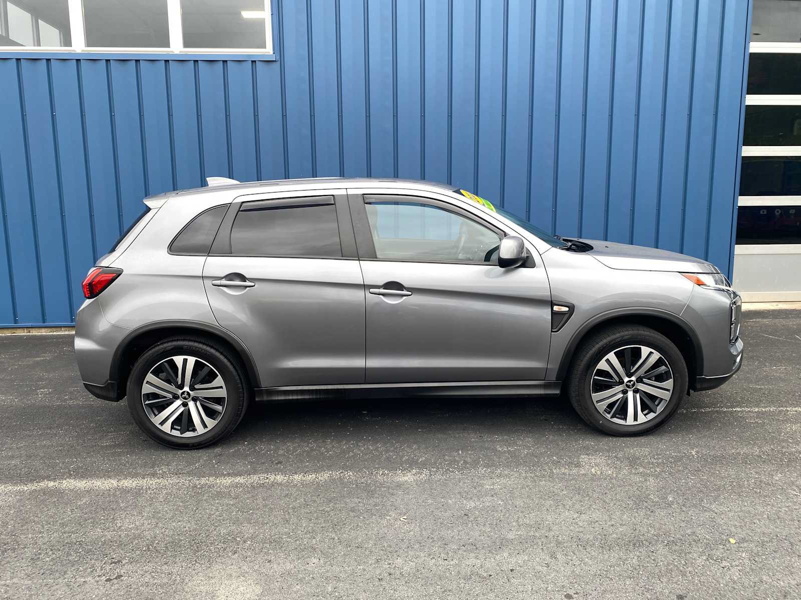 Used 2022 Mitsubishi Outlander Sport ES AWD/4WD image 17