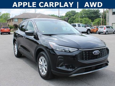 Used 2023 Ford Escape Active AWD/4WD image 2