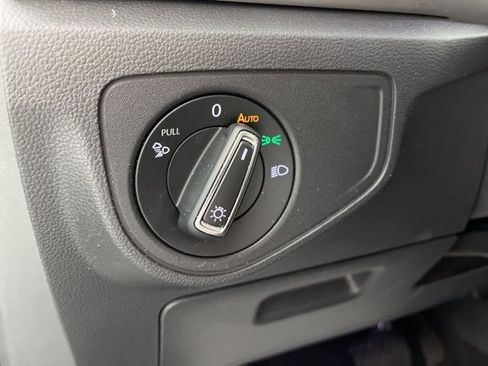 Used 2023 Volkswagen Atlas SE image 31