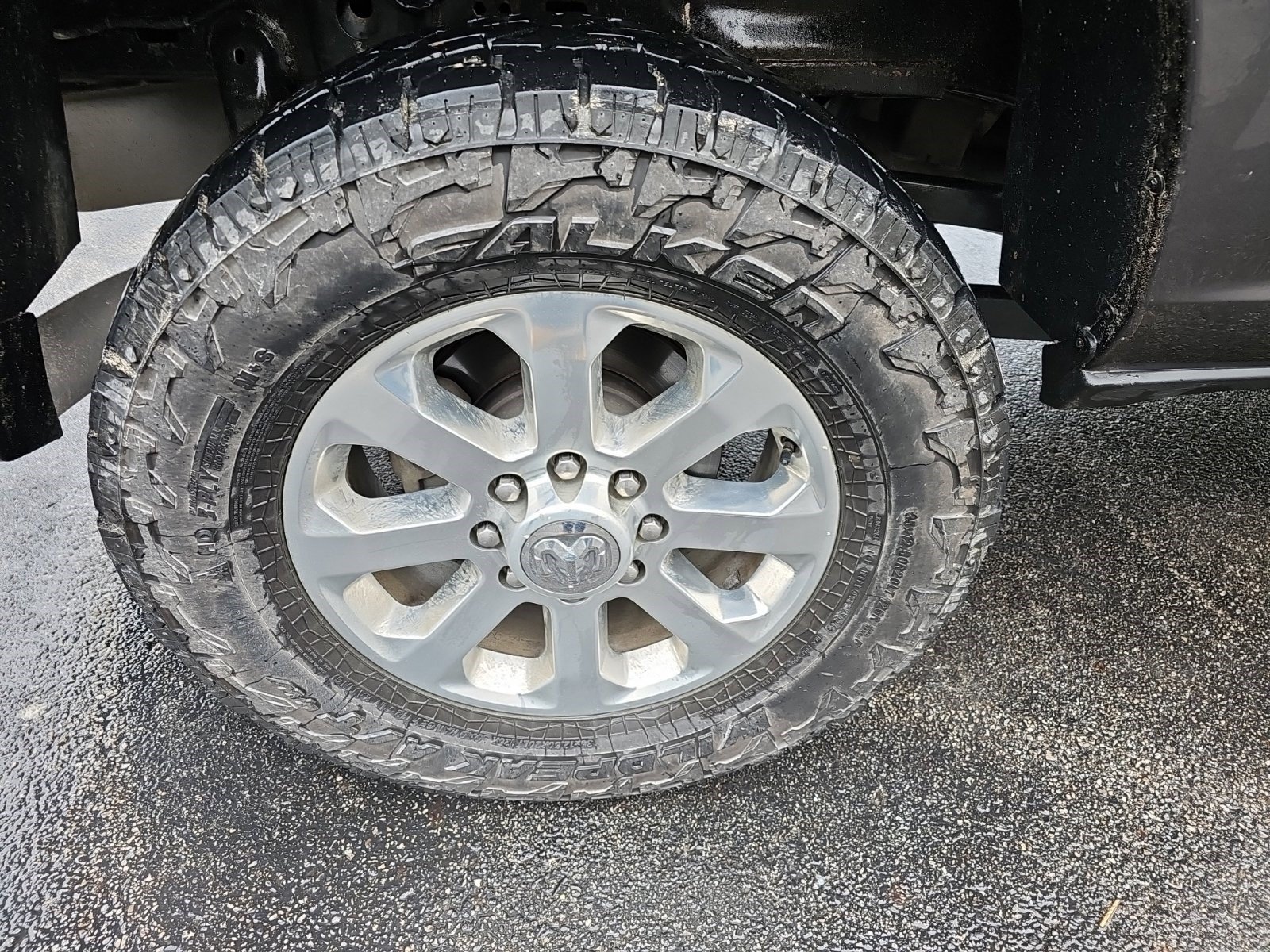 Used 2024 RAM 2500 Laramie w/ Sport Appearance Package AWD/4WD image 11