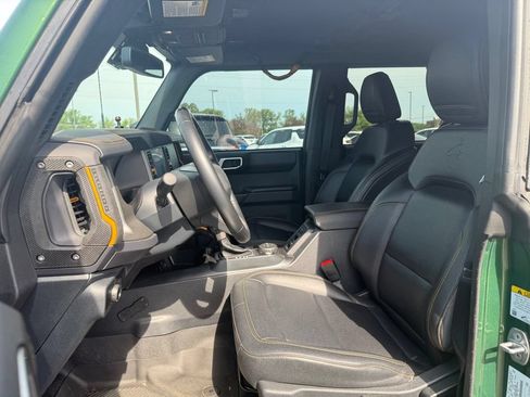 Used 2024 Ford Bronco Badlands w/ Sasquatch Package AWD/4WD image 14