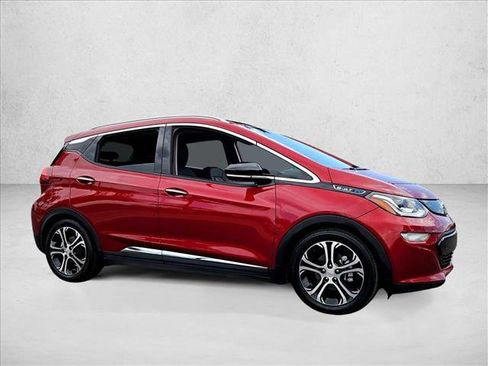 Used 2019 Chevrolet Bolt Premier w/ Infotainment Package FWD image 9