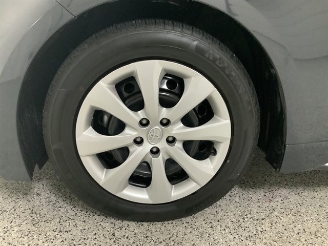 Used 2025 Toyota Corolla LE FWD image 9