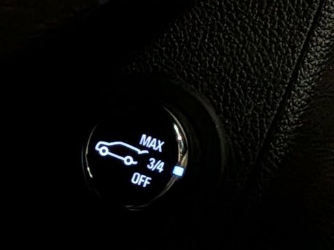 Used 2023 Chevrolet Traverse LT AWD/4WD image 15