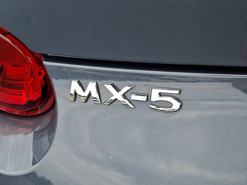 Used 2022 MAZDA MX-5 Miata Grand Touring w/ Appearance Package image 32