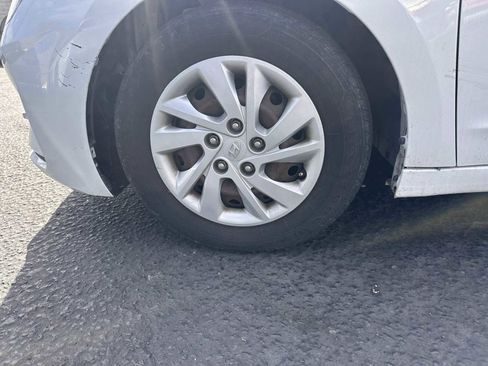 Used 2019 Hyundai Elantra SE w/ Cargo Package image 9