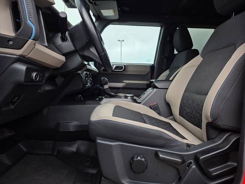 Used 2022 Ford Bronco Wildtrak image 11