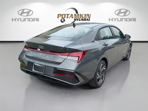 Certified 2026 Hyundai Elantra Limited FWD image 5