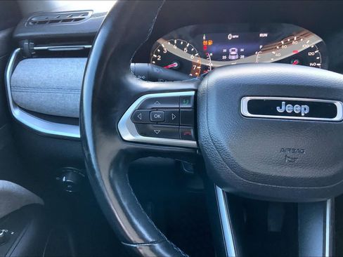 Used 2022 Jeep Compass Latitude w/ Convenience Group FWD image 22