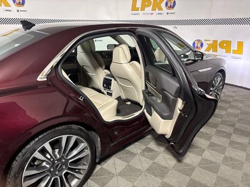 Used 2019 Lincoln Continental Reserve AWD/4WD image 16