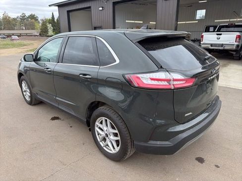 Used 2024 Ford Edge SEL w/ Convenience Package AWD/4WD image 3