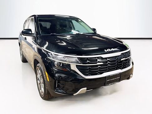 Used 2024 Kia Seltos LX AWD/4WD image 1