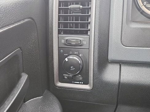 Used 2018 RAM 1500 Express w/ Express Value Package image 20