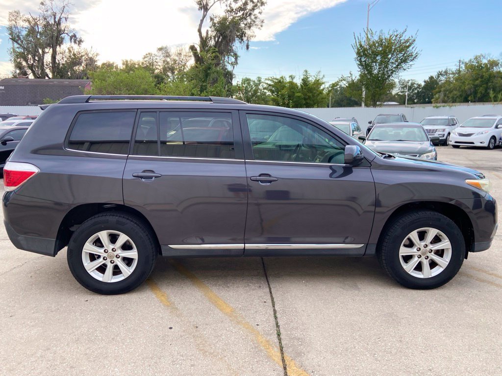Used 2013 Toyota Highlander Plus FWD image 7