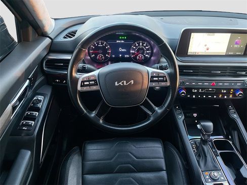 Used 2022 Kia Telluride SX w/ SX Prestige Package image 24