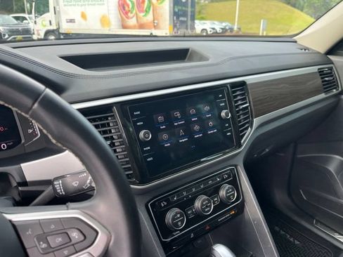 Used 2022 Volkswagen Atlas SE w/ Panoramic Sunroof Package FWD image 25