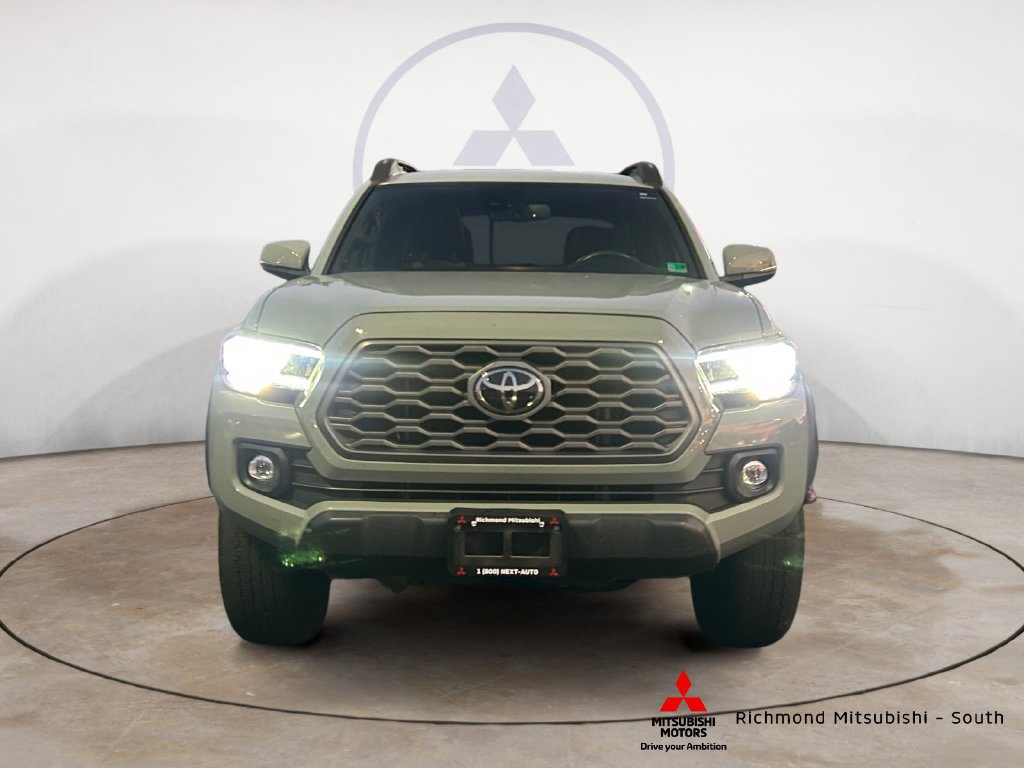 Used 2023 Toyota Tacoma TRD Off-Road w/ Technology Package AWD/4WD image 8