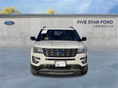 Used 2017 Ford Explorer XLT w/ Equipment Group 202A image 8