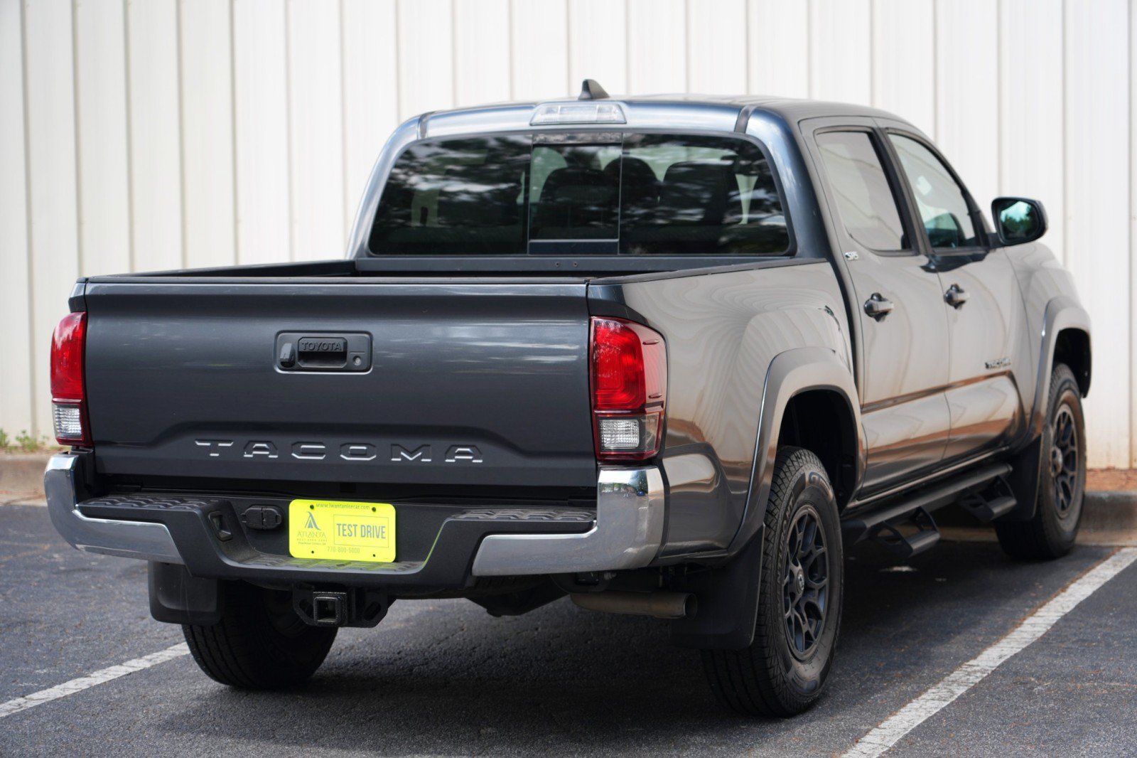 Used 2020 Toyota Tacoma SR5 RWD image 44