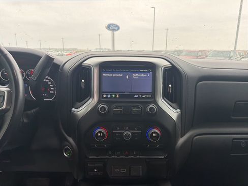 Used 2021 Chevrolet Silverado 1500 LT Trail Boss w/ Bed Protection Package image 17