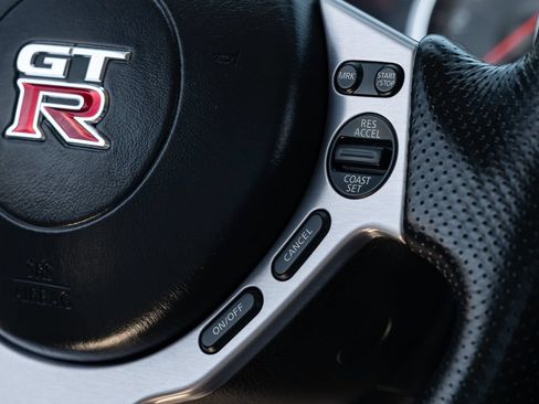 Used 2009 Nissan GT-R Premium AWD/4WD image 25