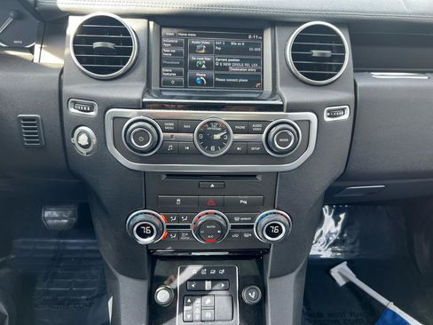 Used 2015 Land Rover LR4 HSE image 19