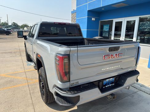 Used 2025 GMC Sierra 3500 AT4 w/ AT4 Premium Plus Package AWD/4WD image 7