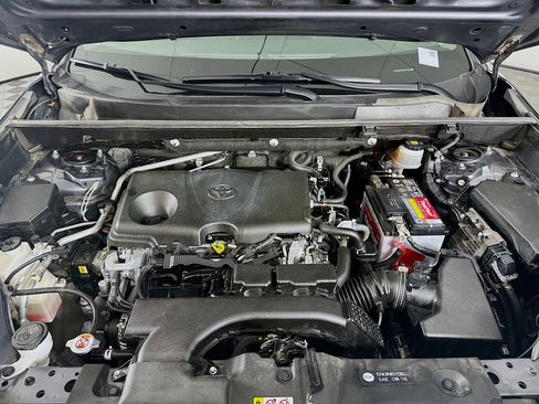 Used 2019 Toyota RAV4 XLE w/ Convenience Package FWD image 33