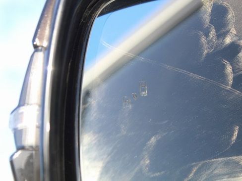 Used 2024 Lexus LX 600 4WD w/ Luxury Package image 19