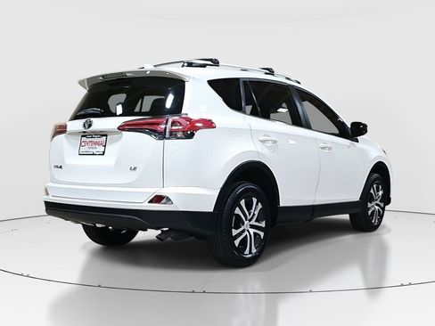 Used 2017 Toyota RAV4 LE image 5