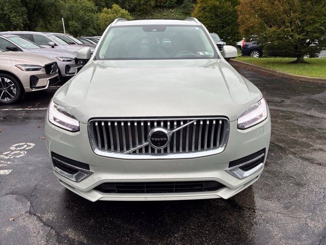 Used 2022 Volvo XC90 T8 Inscription w/ Advanced Package AWD/4WD image 2