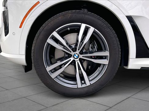 Used 2026 BMW X7 xDrive40i w/ Executive Package image 10