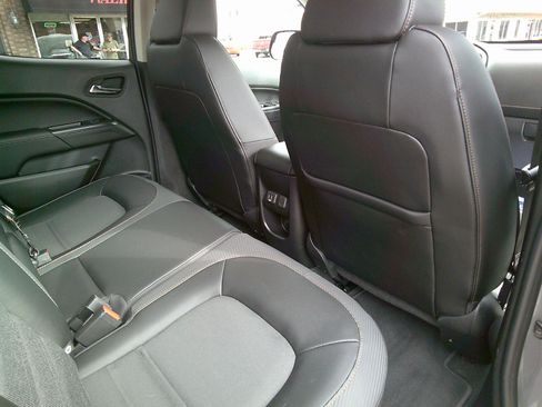 Used 2022 GMC Canyon AT4 w/ Trailering Package image 10