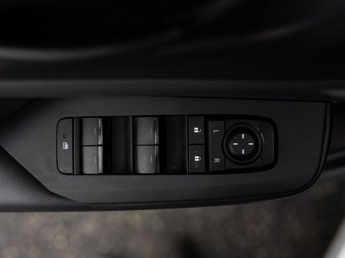 Certified 2023 Toyota Prius LE image 25