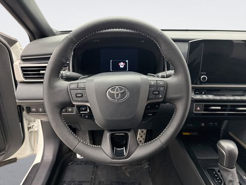 Used 2025 Toyota Camry SE w/ Convenience Package AWD/4WD image 12